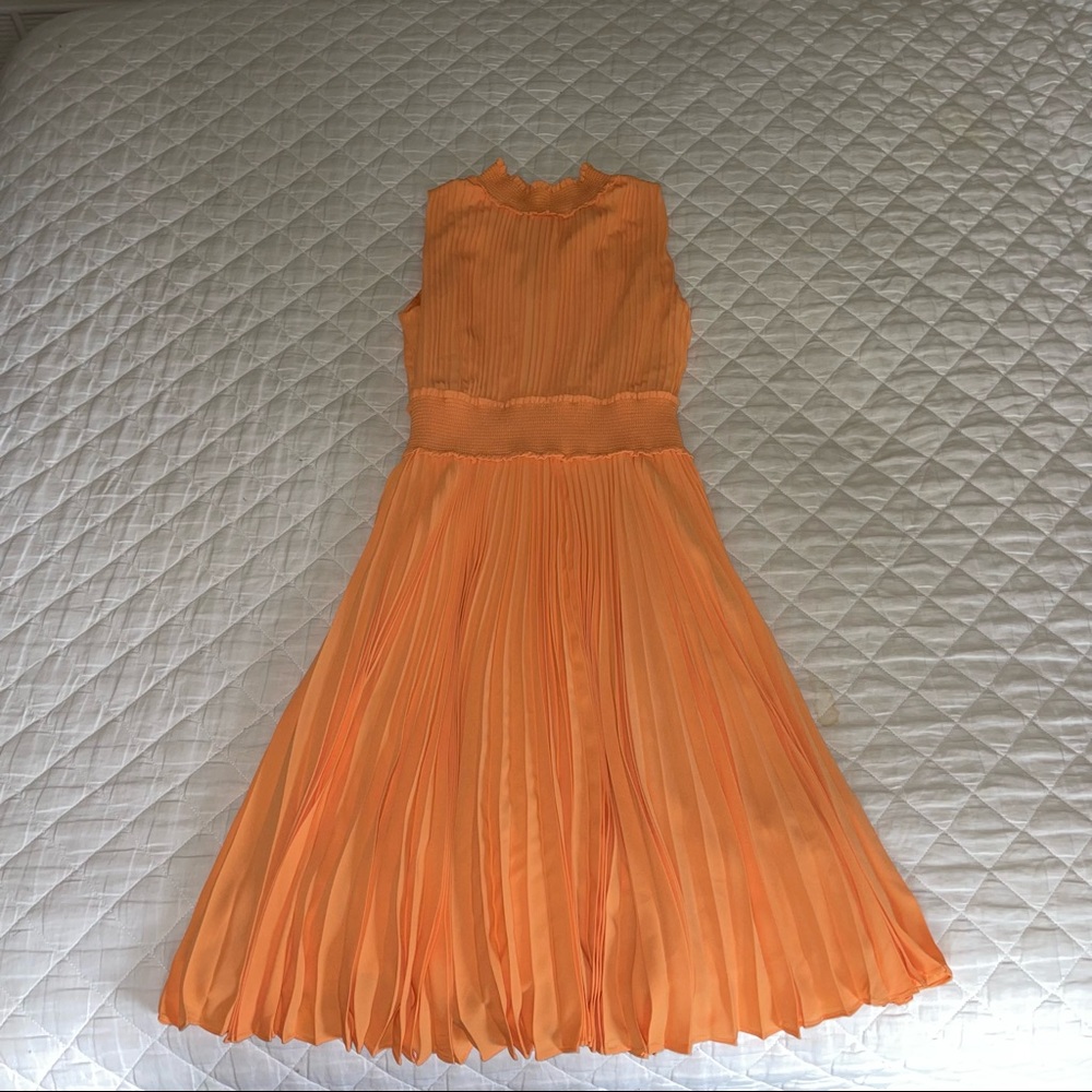 NWT NANETTE NANETTE LEPORE Solid Pleated Dress in Musk Melon